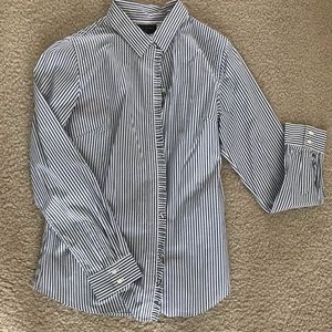 Banana Republic size 12 tailored fit blouse.